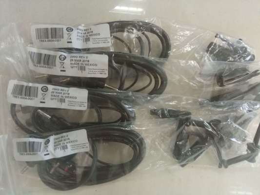 TREX-0004-0001 مجموعه سرب با کانکتورهای AC Adapter